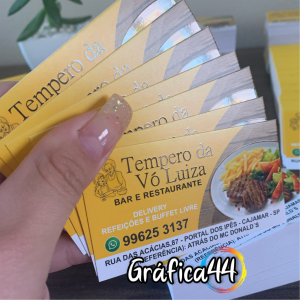Cartão de visita Couchê 300g 8.8 x 4.8 cm 4x0 (Só Frente) Verniz Localizado Frente Corte reto 